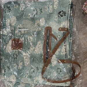 Floral Green and Tan Women's Myra weekender Bag